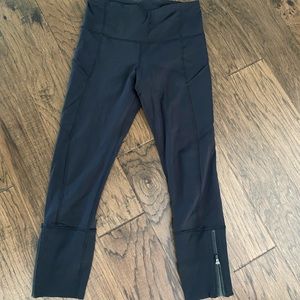 Lululemon rebel runner crop
